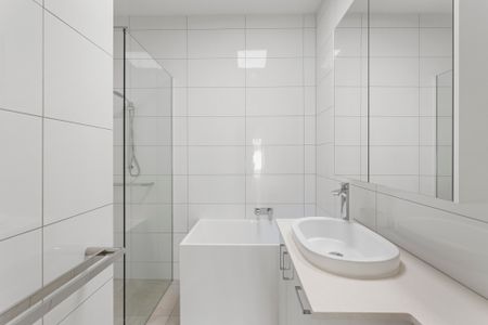 1/27 Young Street, Glen Iris VIC 3146 - Apartment For Rent | Domain - Photo 4