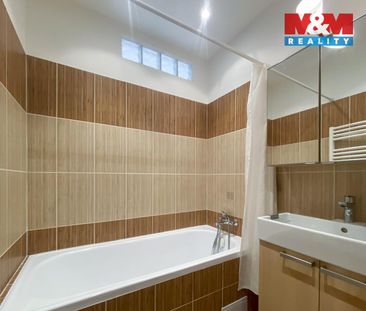 Pronájem bytu 2+1 65 m², Seidlova 469, Praha - Photo 2