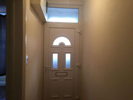 Wealdstone, HA3 - Photo 3