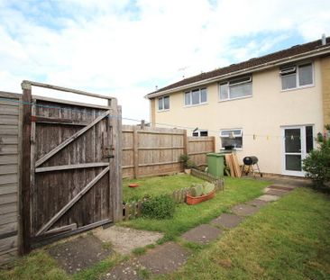 3 bedroom semi-detached house to rent - Photo 3