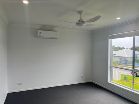 12 Turtle Rise, Bonville - Photo 4