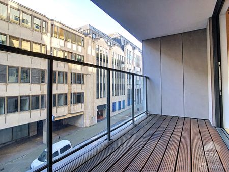 SCHUMAN - PRACHTIGE FLAT MET 2 SLAAPKAMERS + TERRAS - Foto 2