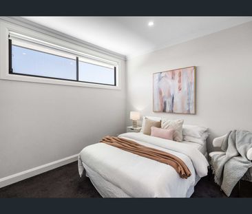 Hi, I’m Low-Maintenance, High Appeal... - Photo 4