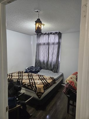 For Lease - 19 Arthurs Crescent, Brampton, Ontario - Photo 1