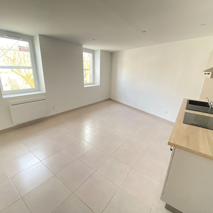 A LOUER - APPARTEMENT T2 - 37 m2 AU 1ER ETAGE - Photo 1