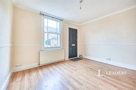 3 bedroom house to rent Southmill Road, Bishop's Stortford, Hertfordshire, CM23 - Photo 4