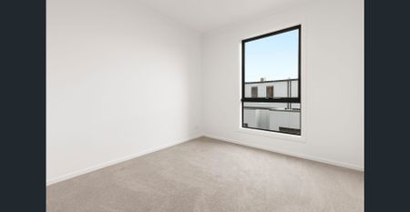 Modern Living Meets Contemporary Design - Photo 3