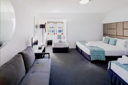 Brilliant studio in Redfern - Photo 3