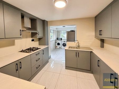 Markhams Chase, Basildon - Photo 5