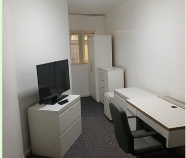 Room in a Shared House, Prescot Road, L13 - Photo 1