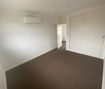 Stylish & Low-Maintenance Living in the Heart of Laverton - Photo 3