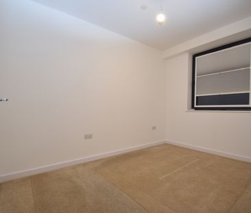 Victoria Avenue, Southend On Sea, Essex, SS2 - Photo 2