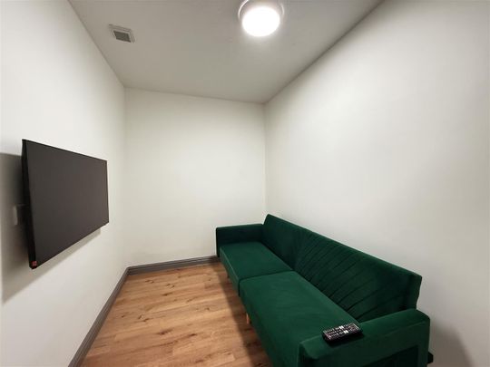 Flat A, 49 Holyhead Road - Photo 1