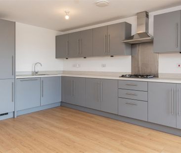 4 bed House - Detached To Let - Photo 6