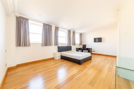 3 bed apartment to rent in Grainger Street, City Centre, NE1 - Photo 2