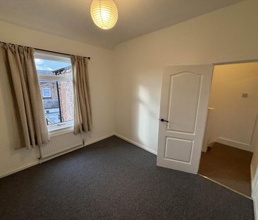 3 bedroom terraced house to rent - Photo 6