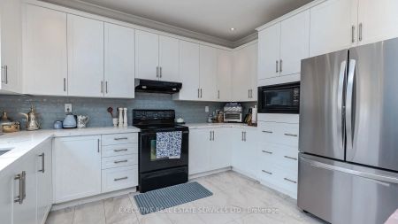 Detached Home For Lease | W9253315 - Photo 3
