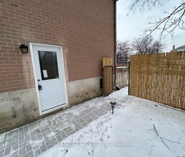 Detached Home For Lease | W8007020 - Photo 4