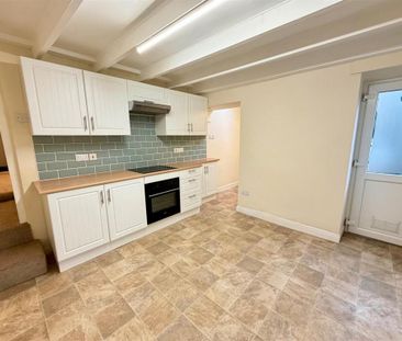 2 bedroom cottage to rent - Photo 2