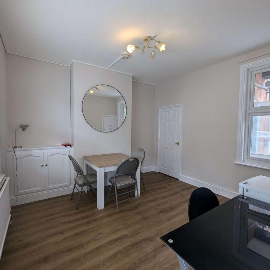 Hartopp Road (4 bed) - Photo 1