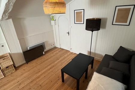 FRONTIÈRE MONÉGASQUE - STUDIO DERNIER ÉTAGE - Photo 3