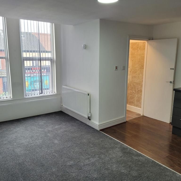 Studio to rent - Photo 1