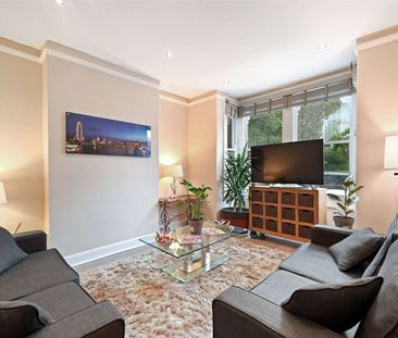 Recently refurbished and immaculately presented three bedroom Victo... - Photo 1