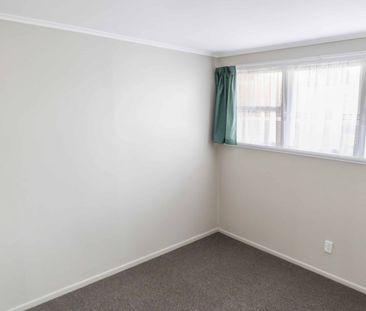 One bedroom in Otara! - Photo 1