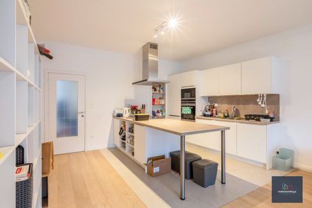 Mooi en centraal gelegen 2 slaapkamerappartement met terras en staanplaats - Foto 4