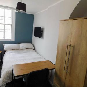 1 bedroom flat to rent - Photo 2