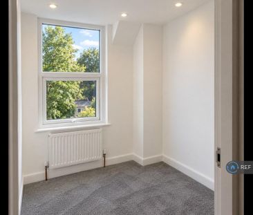 4 bedroom terraced house to rent - Photo 5