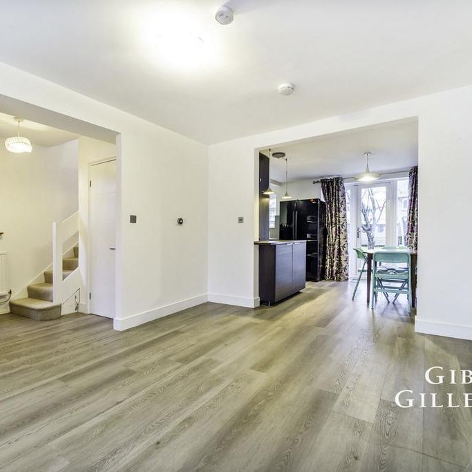 4 bedroom terraced house to rent - Photo 1