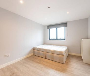 3 bedroom flat to rent - Photo 6
