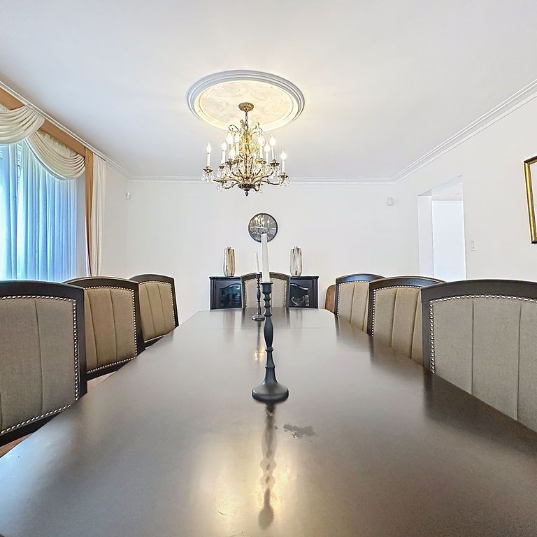 For Lease - 17 Twin Circle Court Unit# Entire, Toronto, Ontario - Photo 1