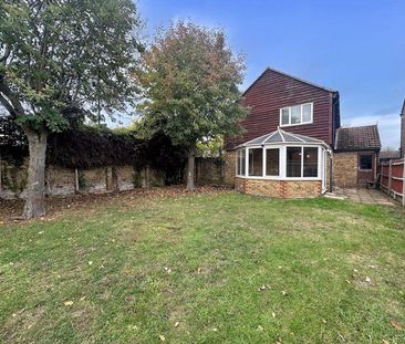 4 bedroom detached house to rent - Photo 3