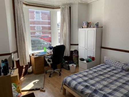 6 bedroom house to rent - Photo 4