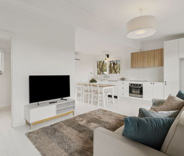 Stylish Beach House Escape – Move In Ready - Photo 2