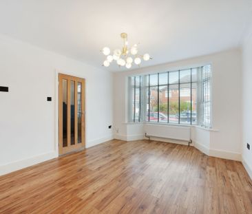 3 bed semi-detached house to rent in Parkville Road, Manchester, M25 - Photo 1