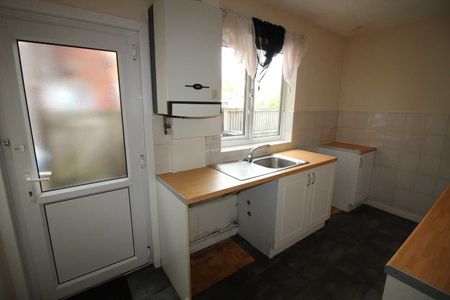 2 bed Terraced - Photo 2