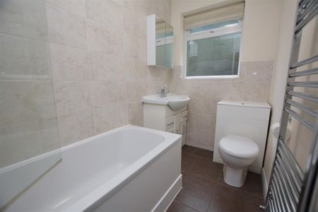 Robinson Road, London, SW17 - Photo 4