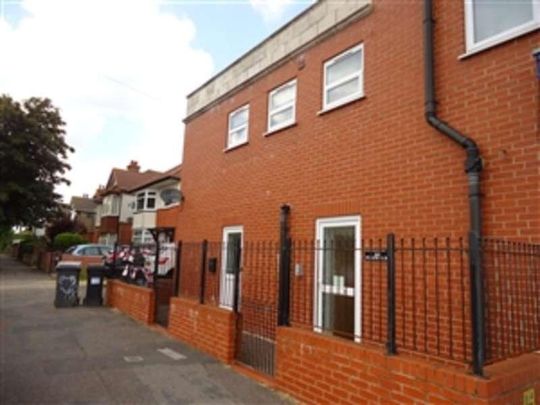 Wimborne Road, Moordown, Bournemouth, BH9 - Photo 1