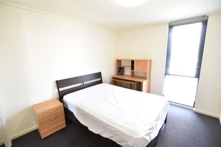 2511/668 Bourke Street - Photo 4
