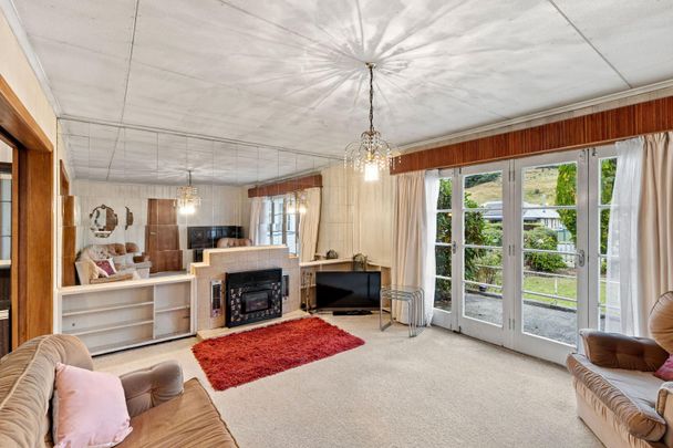 Character Taihape home - Photo 1