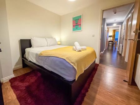 2 bedroom flat to rent - Photo 3