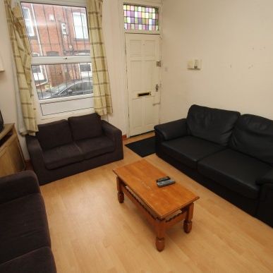 4 Bed - Welton Place, Hyde Park, Leeds - Photo 1