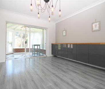 4 bedroom semi-detached house to rent - Photo 5