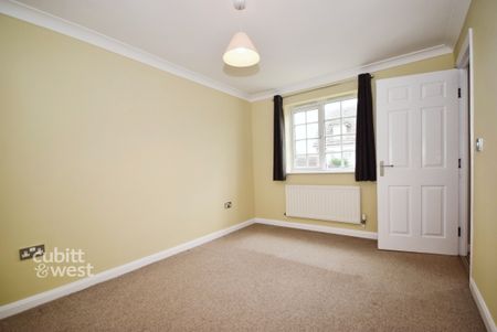 6 bedroom detached house to rent - Photo 5