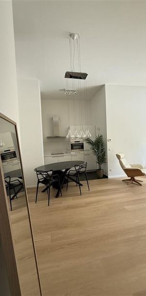 Appartement te huur in Brussel voor € 1.795 met 2 slaapkamers - Photo 1