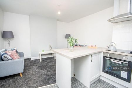 2 bedroom terraced house to rent - Photo 4