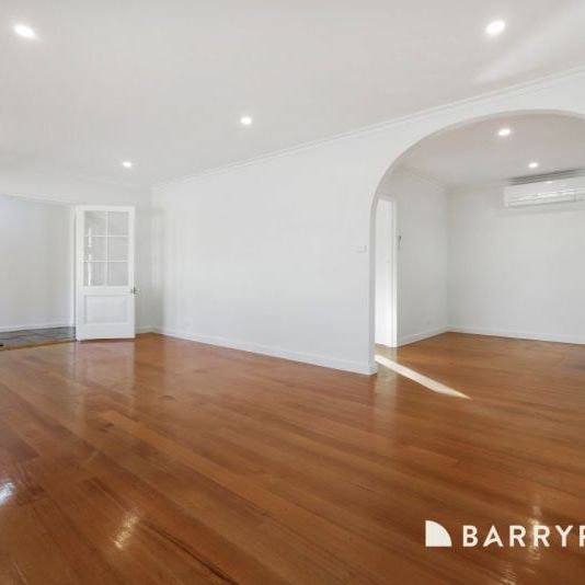 Freshly Renovated Family Home in a Prime Seaford Location - Photo 1